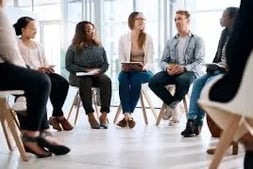 entretien en groupe, analyse des pratiques professionnelles, échanges de ressources, liens pro
