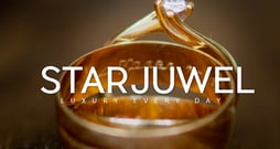 Anillo de oro y diamante con el logo de starjuwel luxury