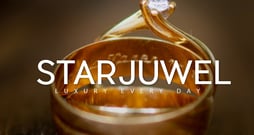 Anillo de oro y diamante con el logo de starjuwel luxury