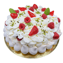 Pavlova, composée d'un socle de meringue, d'un crémeux fruits rouges, de fruits frais et chantilly