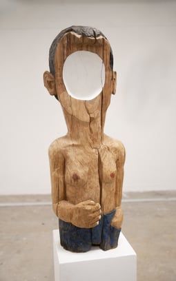 Sculpture sur bois, personnage artiste, art