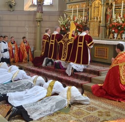 ordenación Fraternidad Sacerdotal de San Pedro