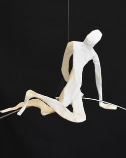 mobile sculpture papier personnage mouvement