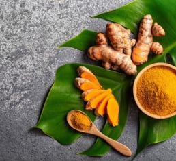 Cúrcuma natural en Flexacil Ultra con efecto antiinflamatorio