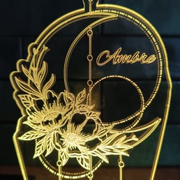 plaque de plexiglass personnalisée avec un attrape rêve et un prénom gravé au laser