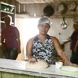 Neurilene Cruz, member of Sumimi Restaurant. Três Unidos Village; Manaus/AM, Brazil - 2016.