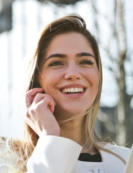 Smilling-young-businesswoman