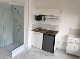 Montage de la cuisine et du lavabo
