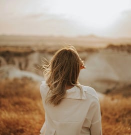 femme paysage environnement