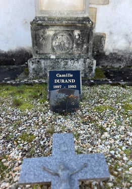 plaque funéraire dorée à la feuille d'or