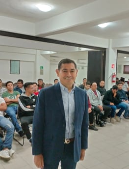 Superando las adversidades y conferencista