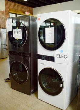 Washers and dryer tower at Appliances for Less in Tucson, Az.