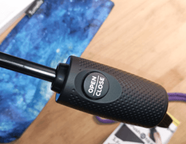slip-proof handle of Tumella Flip-proof Travel Umbrella