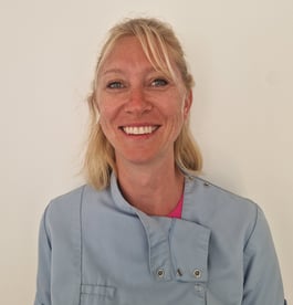 Sophie, dentiste spécialisée en soins pour enfants et handicapés, fondatrice du cabinet à Chastre.