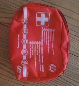 La trousse de secours idéale en voyage