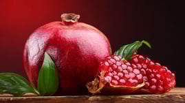 Fresh Indian pomegranates for global distribution