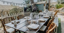 Celebraciones íntimas en Málaga con decoración cuidada y ambiente acogedor. Detalles