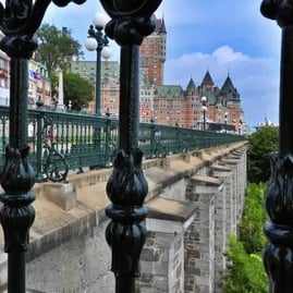 Château Frontenac, derrièere clôture.
