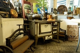 Vintage-Schätze und Retro-Herd – Blick ins Sammellager von Voskuhl & Sohn