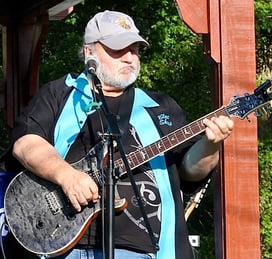 Gordon singing