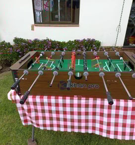 Experience the excitement of human foosball with LHS Eventos SC! Guaranteed fun at your high school.