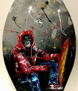 peinture d'un singe sur planche de surf