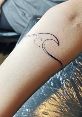 tattoo, inked, tattooart, art, tattooartist, details, wave, fineline, clean, line