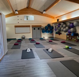 salle de bien-être cours Fitness Yoga Pilates Stretching Zumba Tai-chi Chi gong Danse