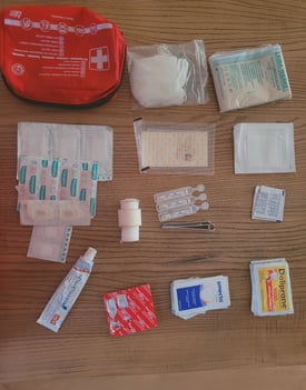 La trousse de secours idéale en voyage