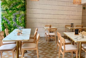 Blooming coffee shop Portbail