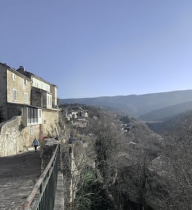 Menerbes