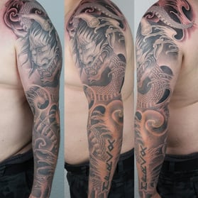 Hannya Maske mit Schlange 