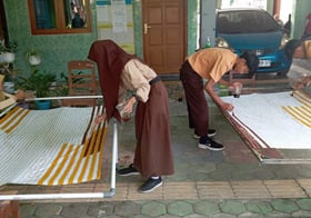 Membatik SLB Negeri Colomadu