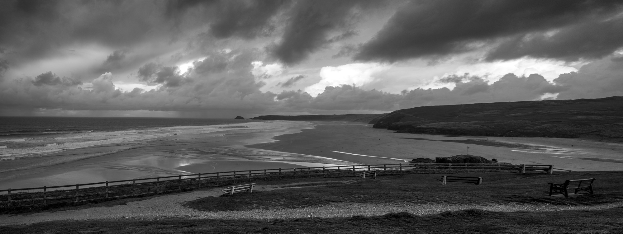 Perranporth beach black & white