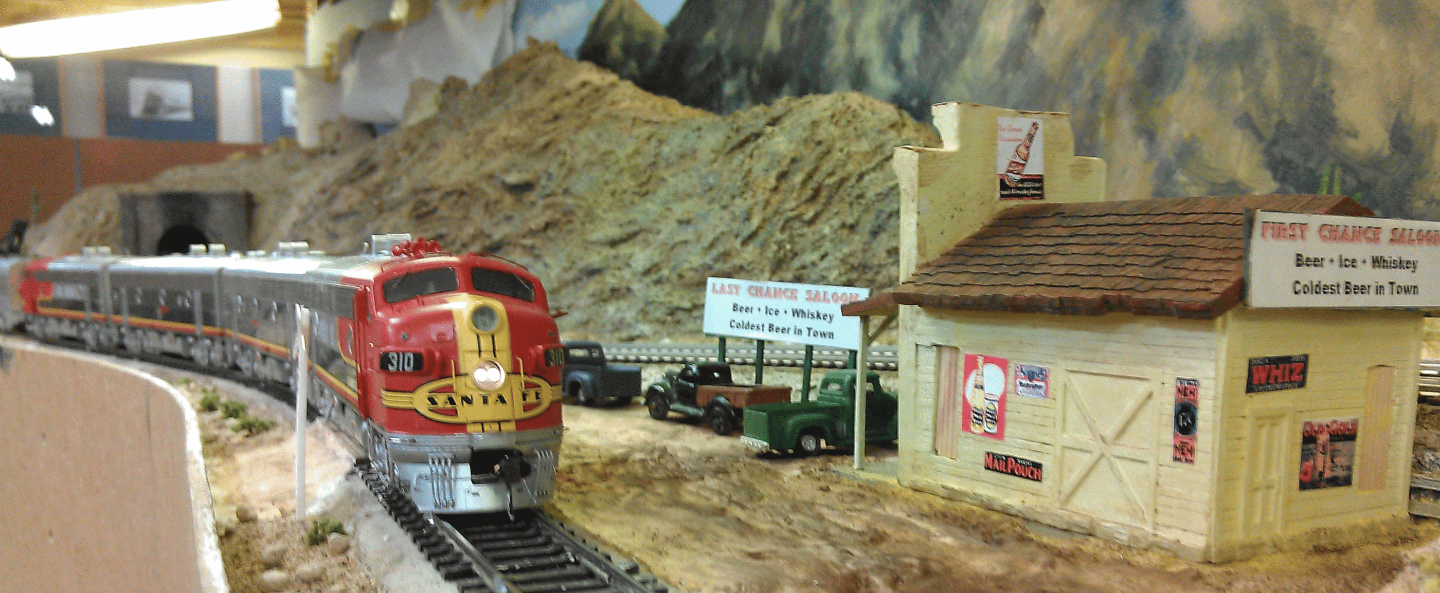 Santa Fe F7 traveling on the train tracks