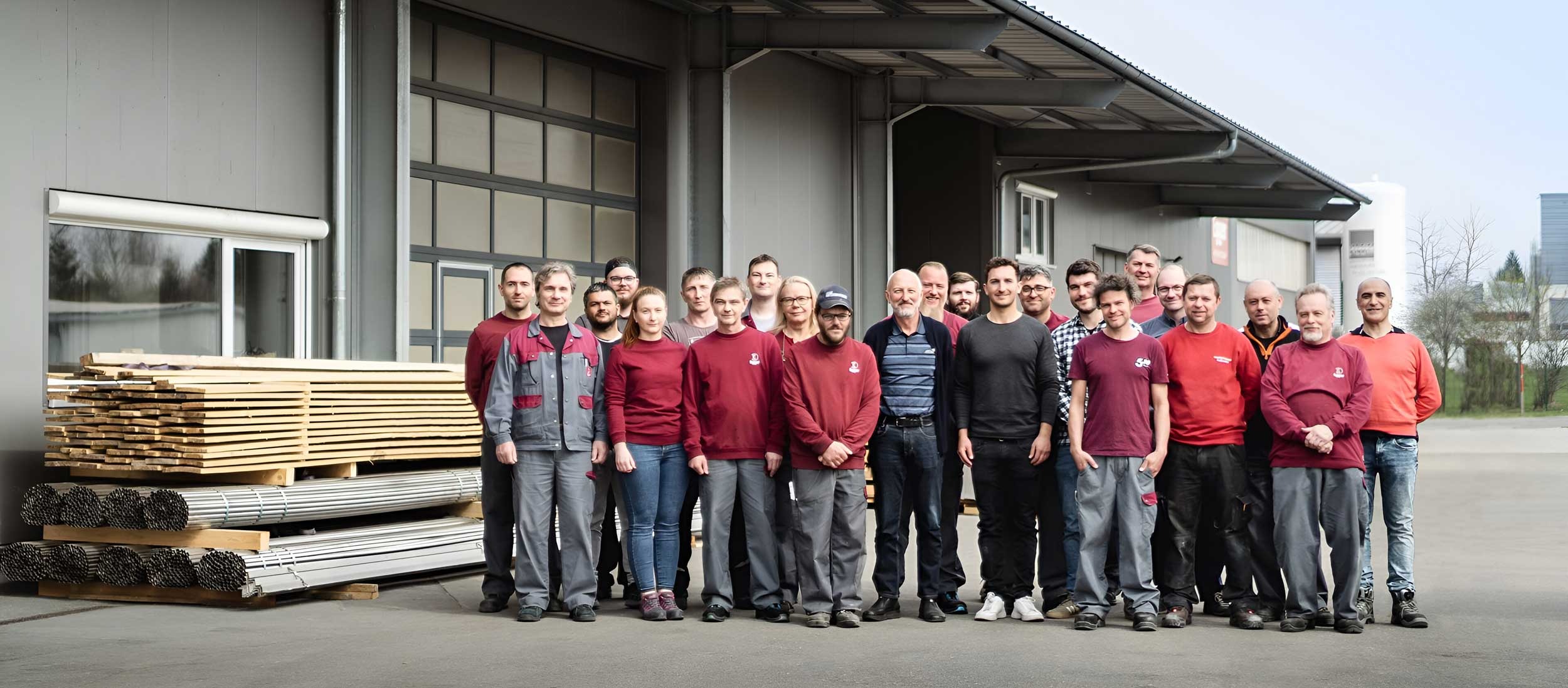 Gruppenbild der Mitarbeiter von Egger Apparatebau
