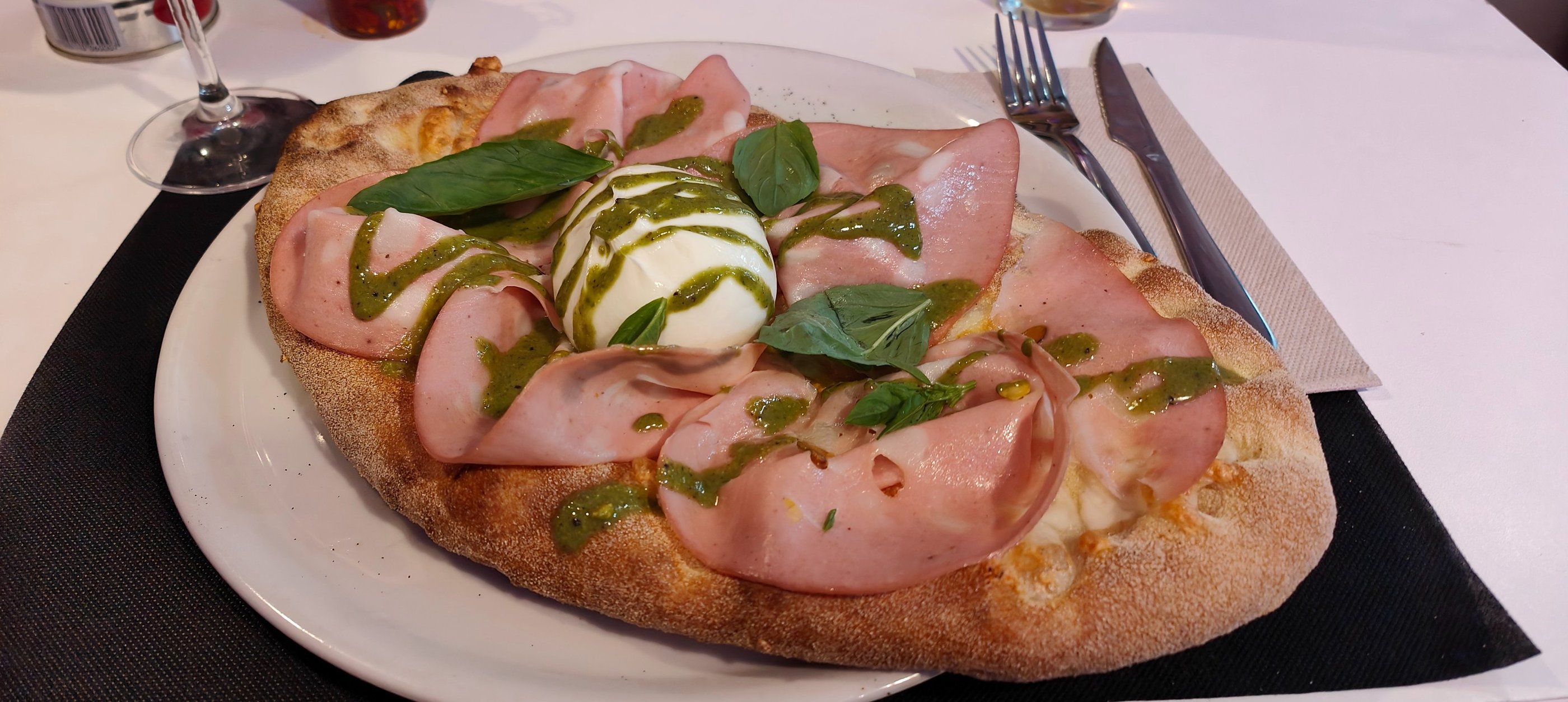 🍕 Pizza Ovale Mortadella, burrata e pistacchio by Indieblondie® from Le Marche in Italy™ 