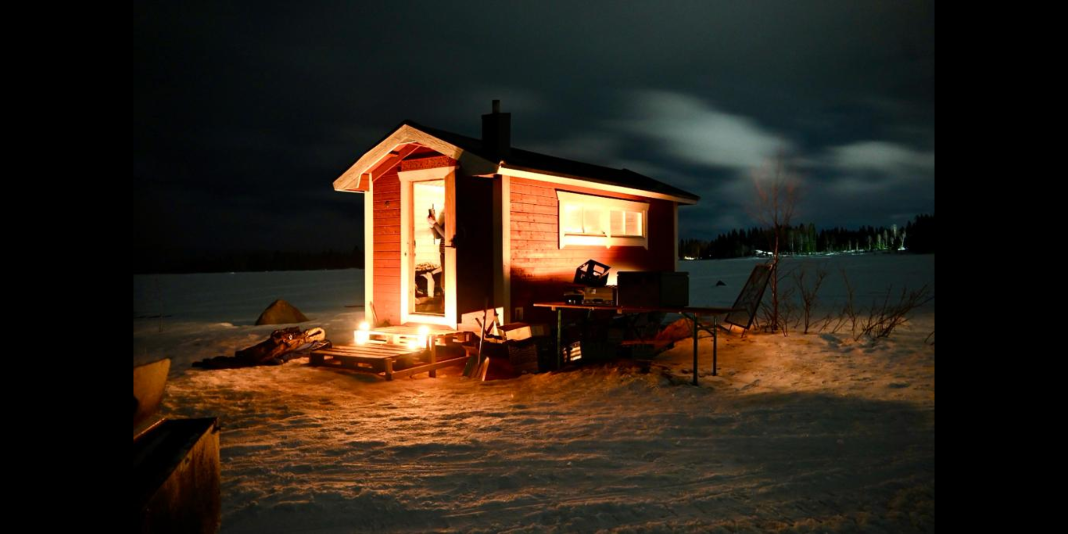 Un dîner sur la glace en Laponie
