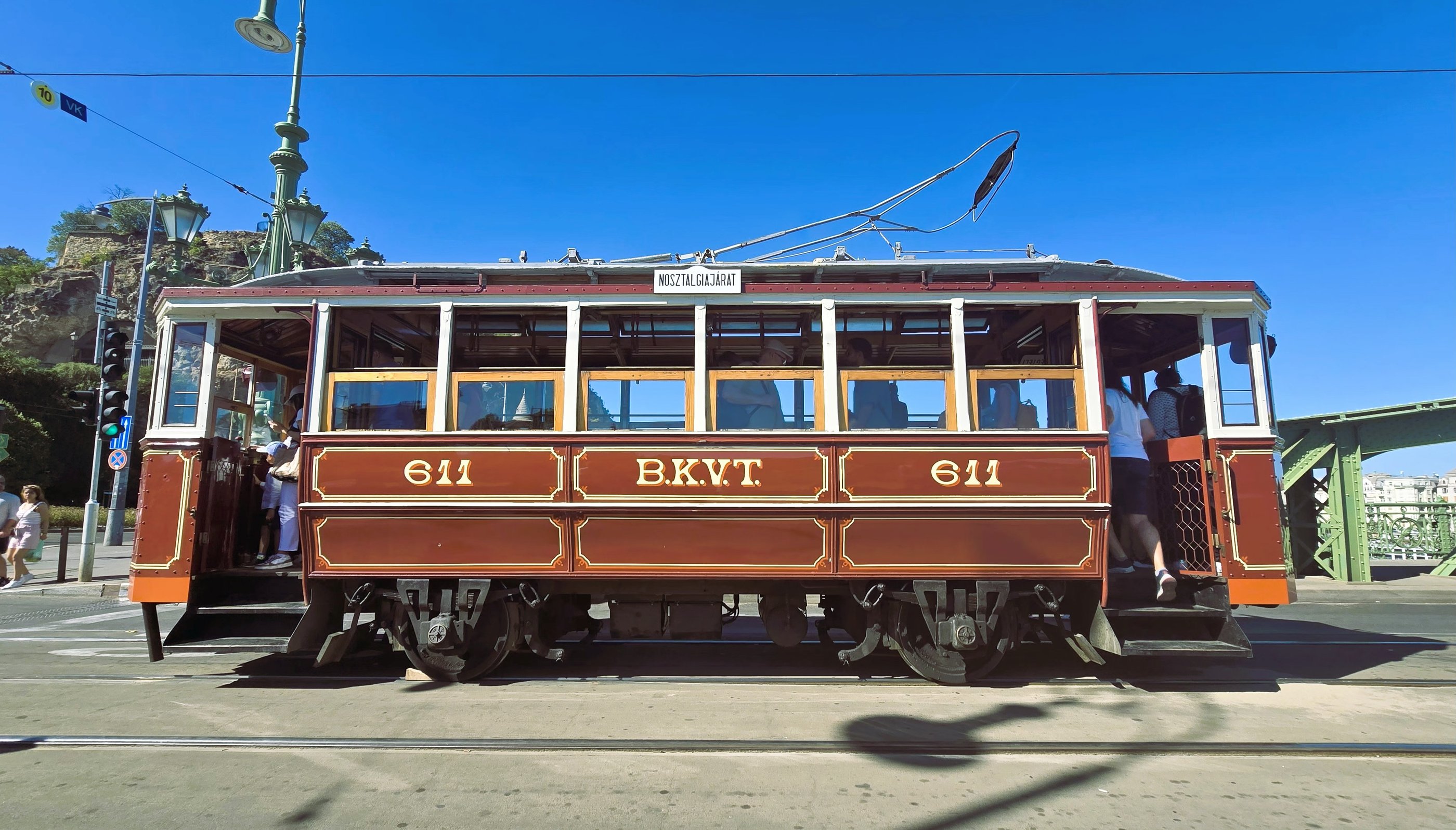 Zabytkowy tramwaj na Moście Wolności
