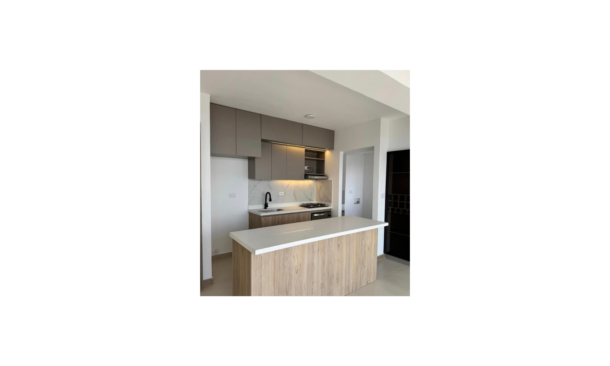 Remodelación de cocina moderna en Medellín