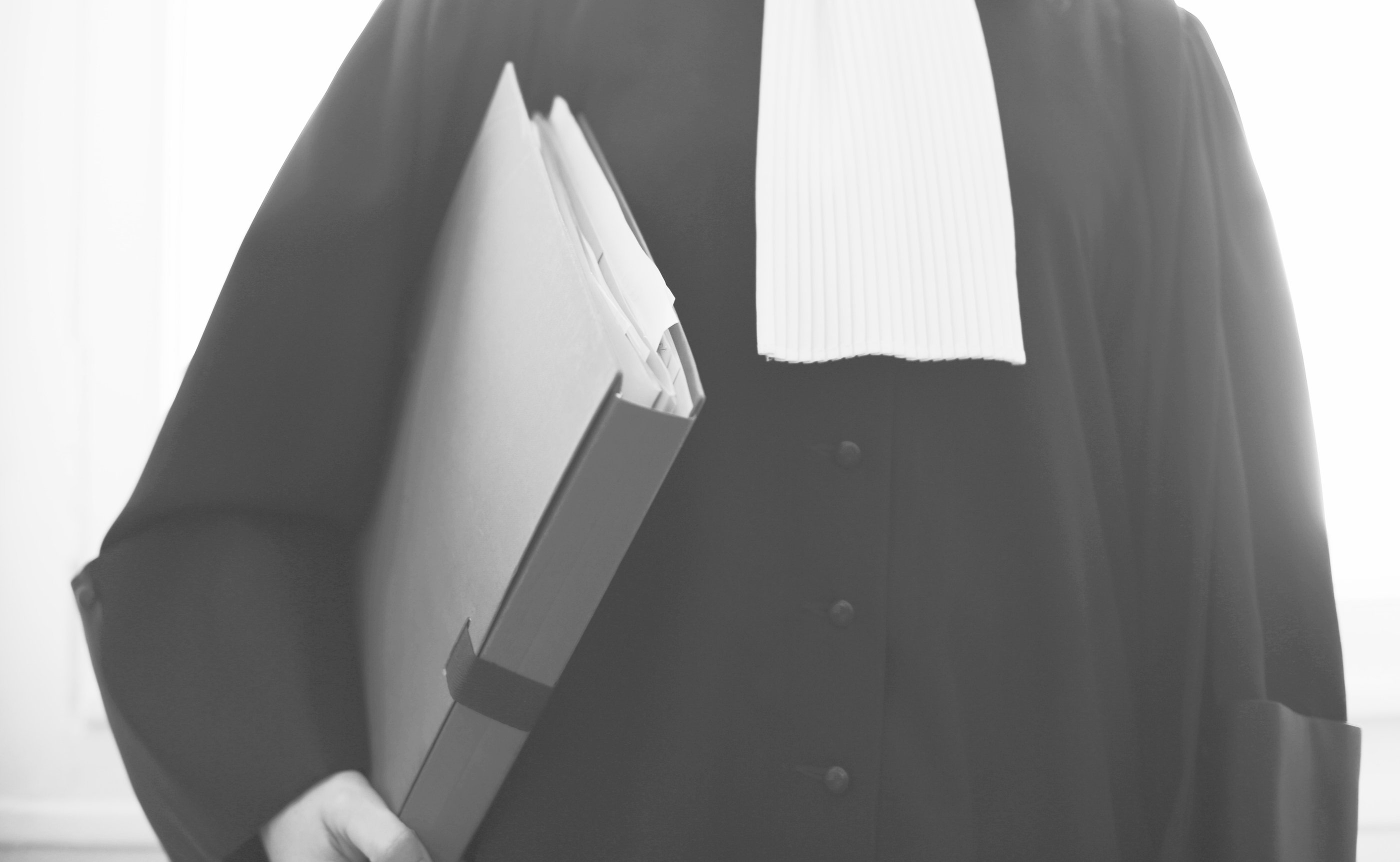 Abogado especializado en defensa jurídica y representación legal en Canarias