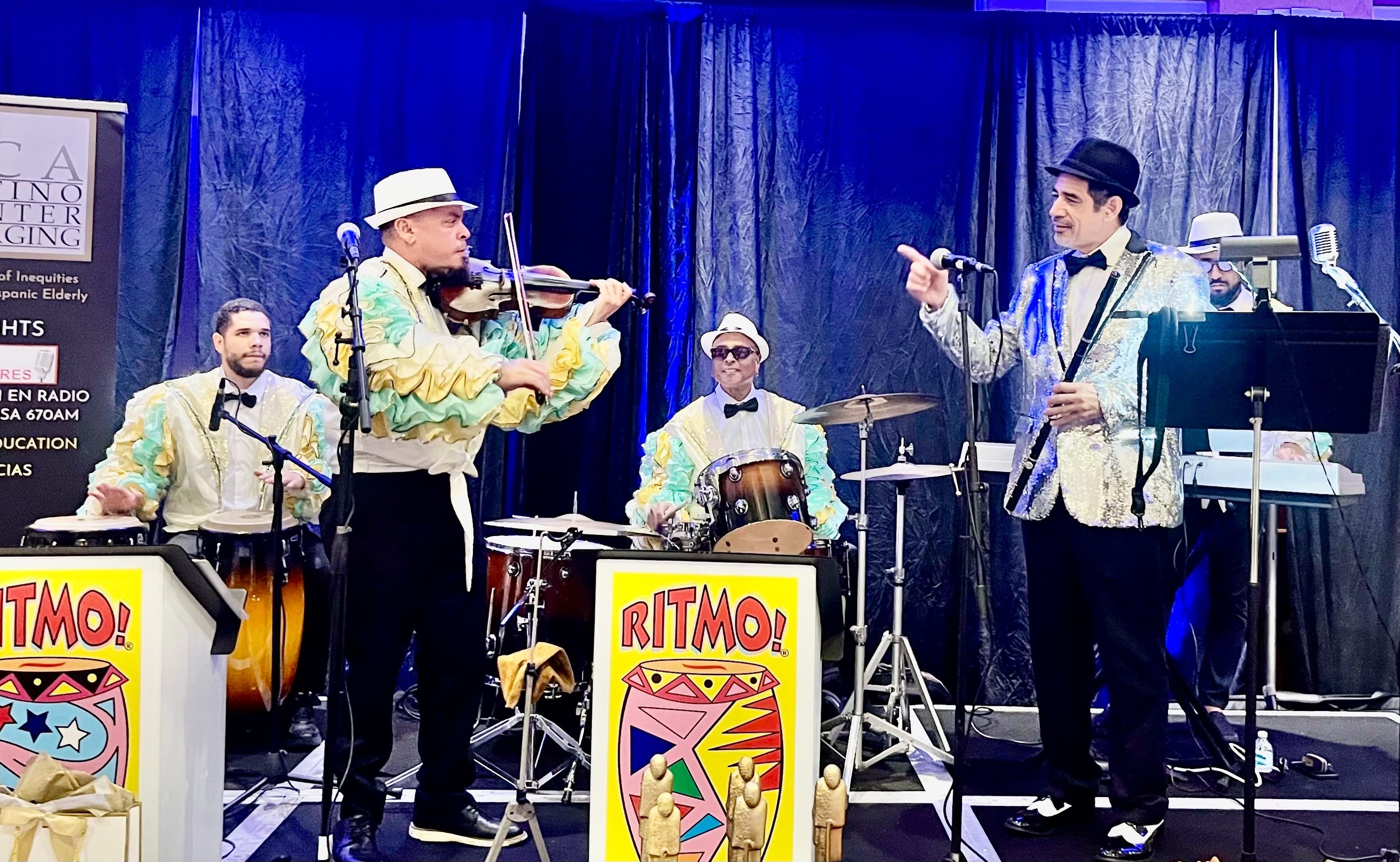 Maestro Bobby Ramírez y RITMO! Caliente De Caribe actuando en el Pullman Hotel Miami