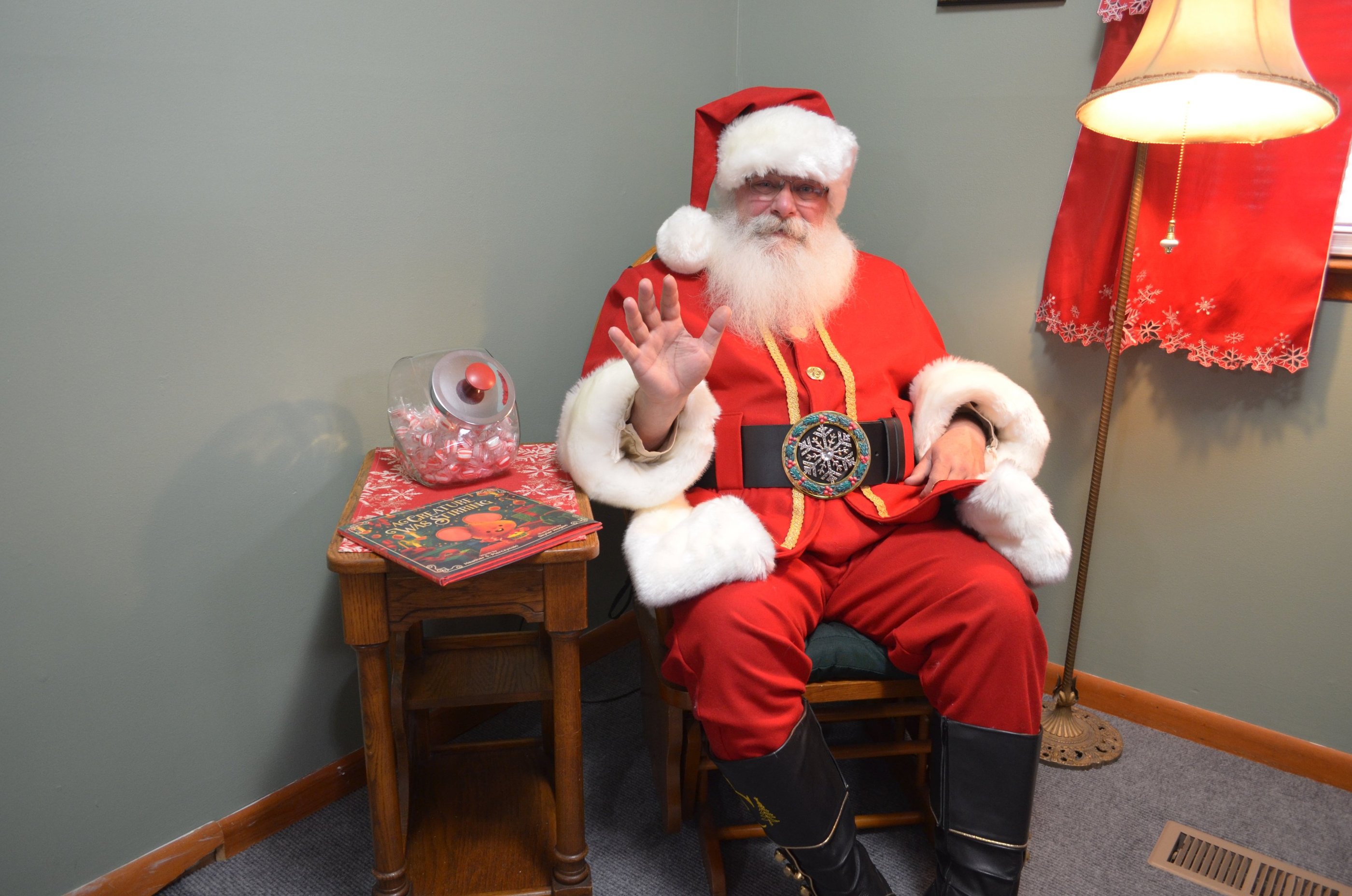 Santa Tom waning and seated for e Central Missouri Christmas event