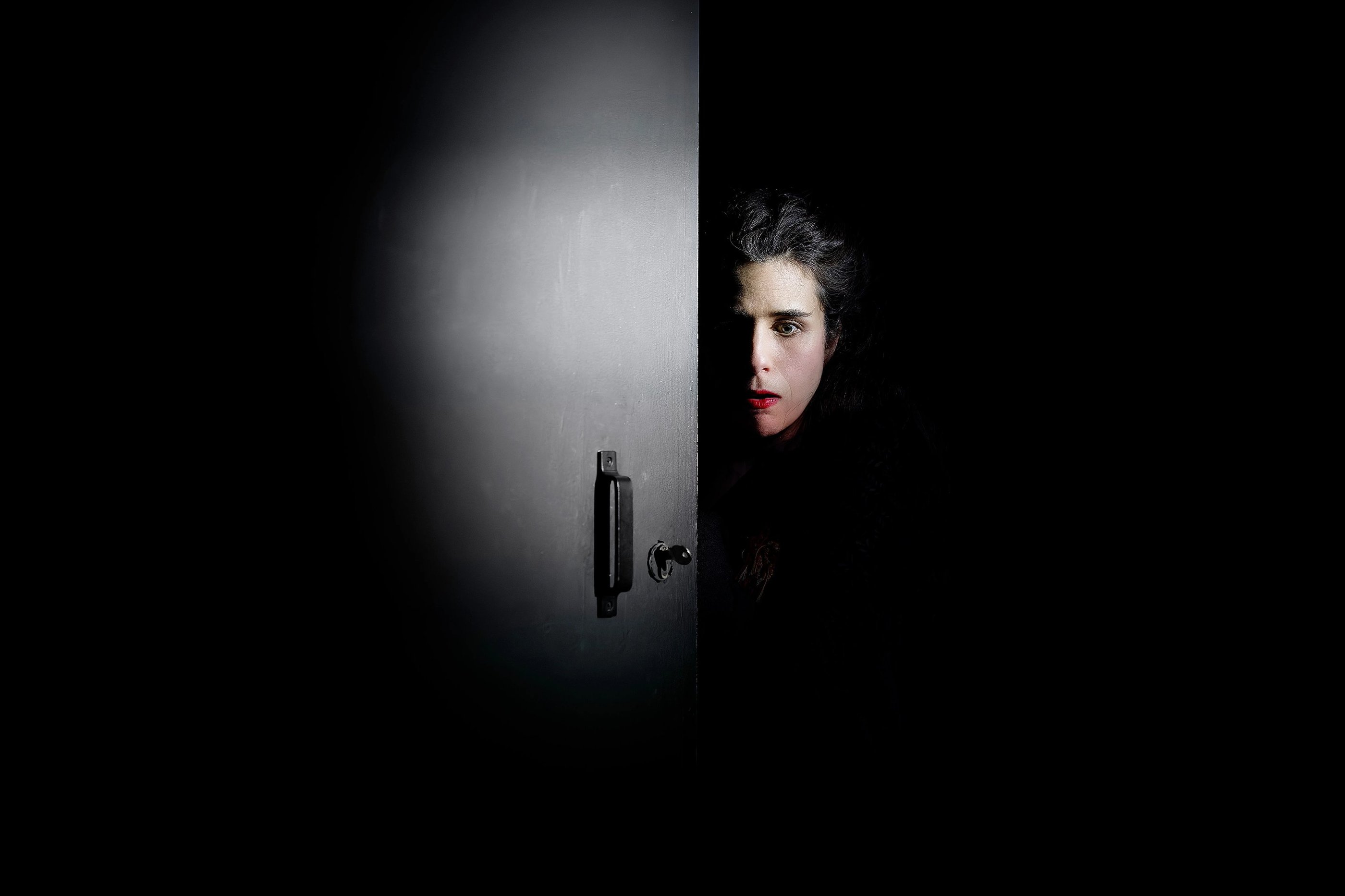 Spectacle - LA FILEUSE DE NUIT -2- ROZE'N'BARBE PRODUCTIONS - Artéphile Avignon OFF 2026