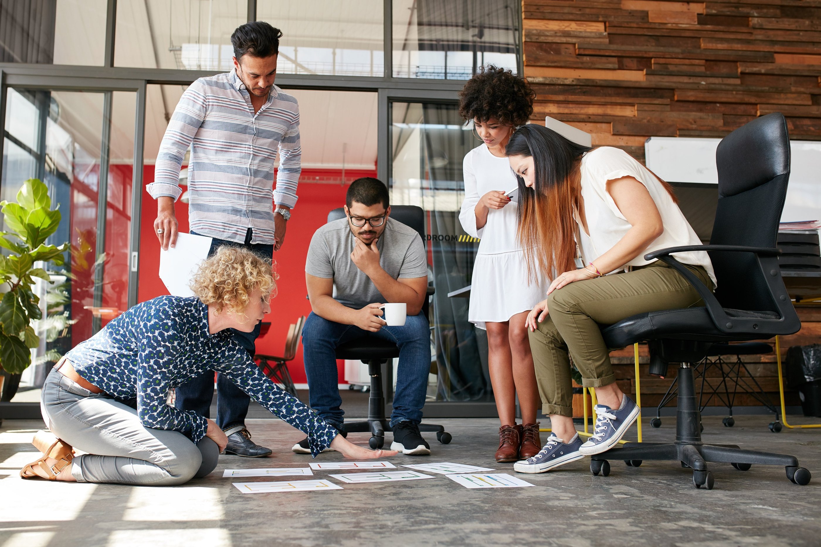 Équipe engagée dans un atelier Eureka Ensemble, collaboration et créativité au rendez-vous.