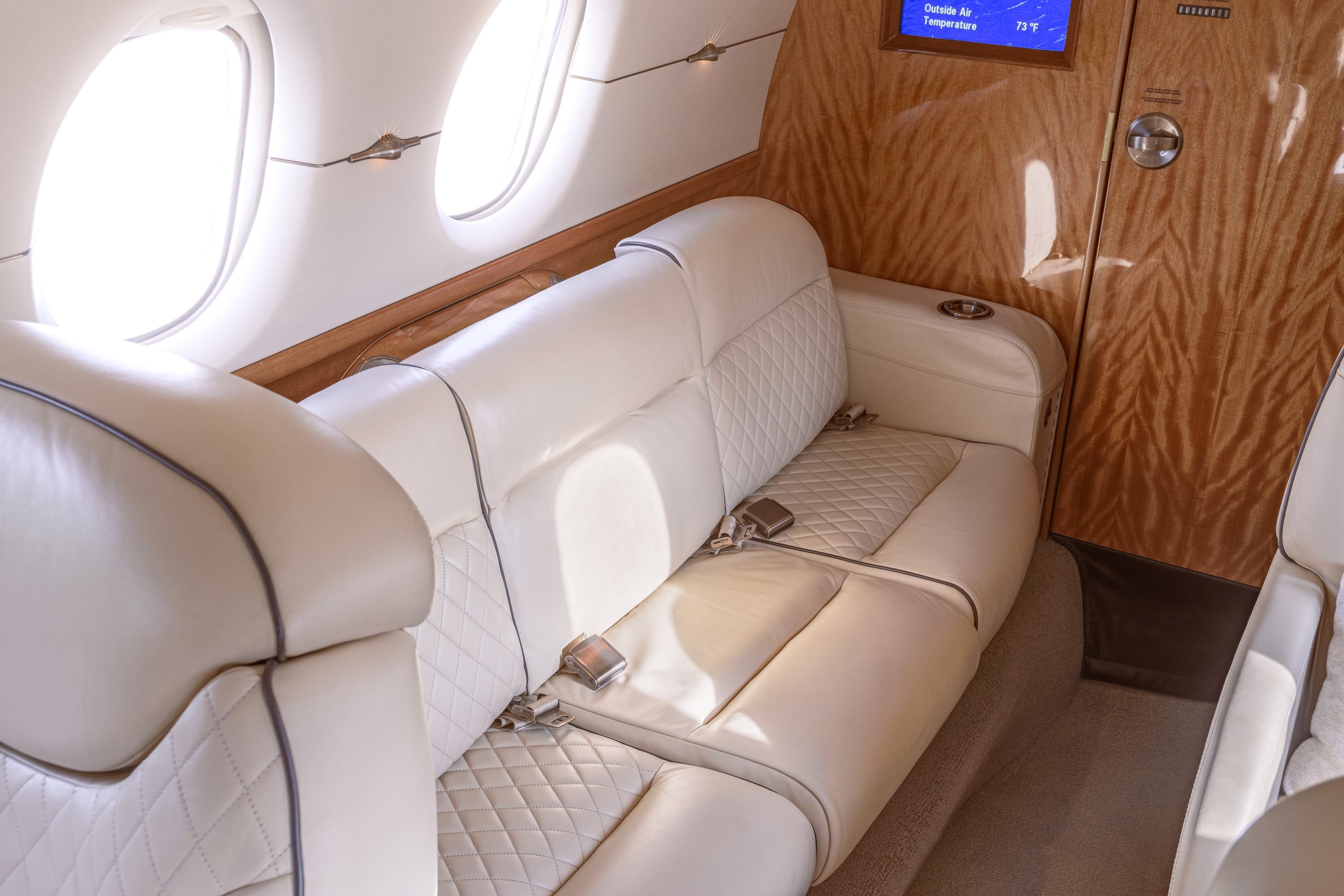 Hawker 800xp Cabin Interior SERLX