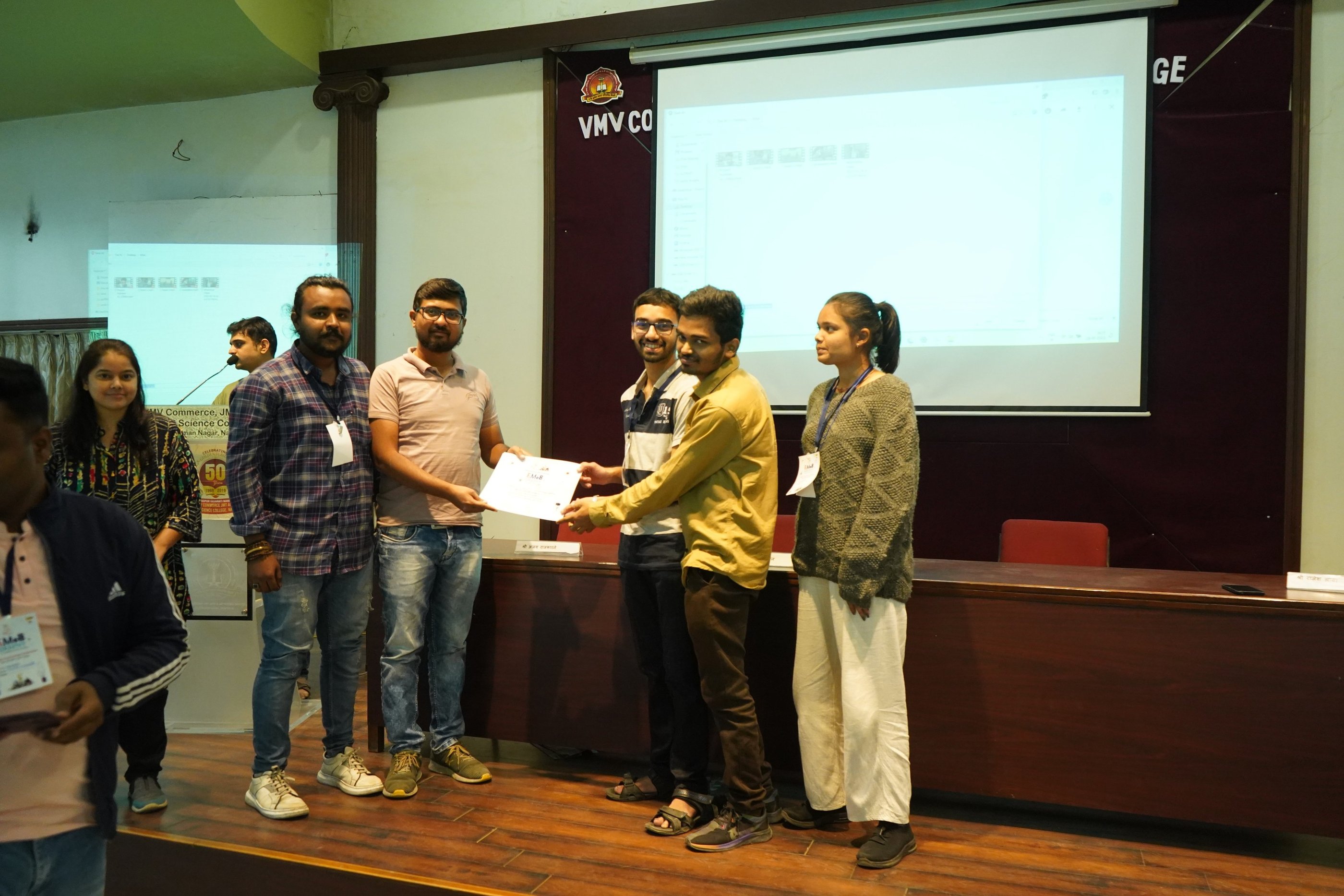 In the final session, around 10 short films created by the participants on the same day were screene