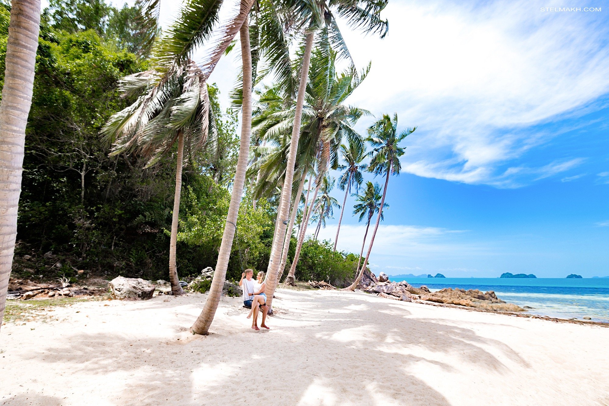 Phu Quoc couple photoshoot on the beach