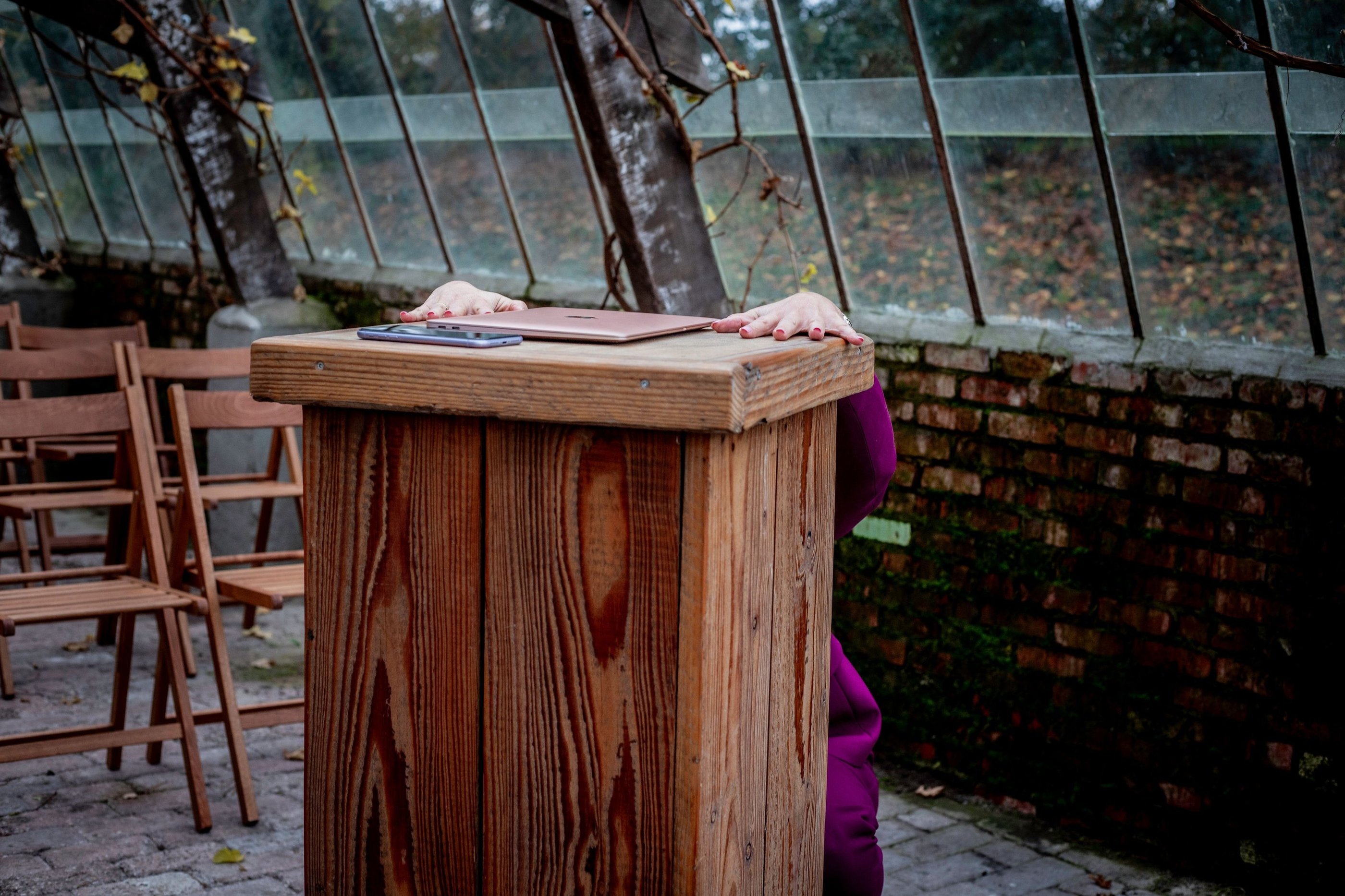 Esther van Wageningen schrijft toegankelijke blogs over stress, het brein en herstel, met een mix van herkenning, humor en pr