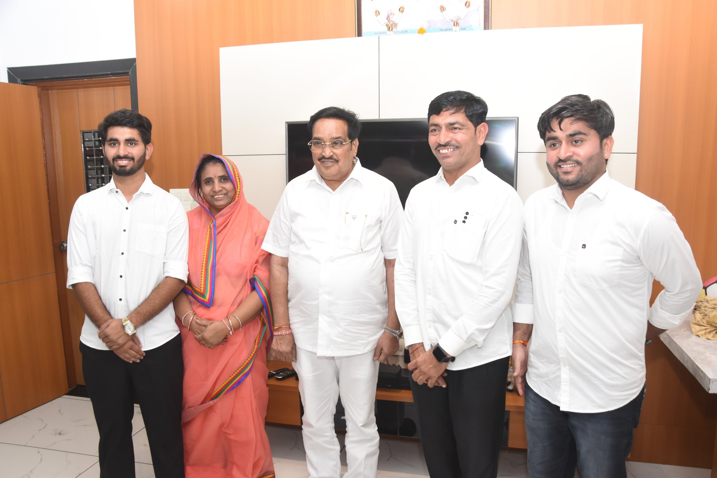 Mr C. R. Patil Union Minister of Jal Shakti of India with Akshay Rawal Camel Communication